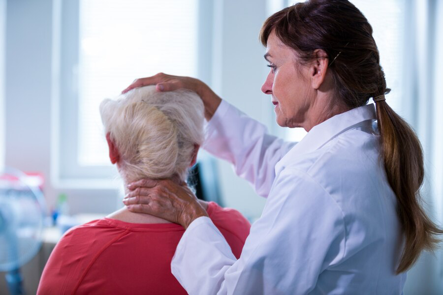 It Time to Consult a Chiropractor in Overland Park for Your Neck Pain