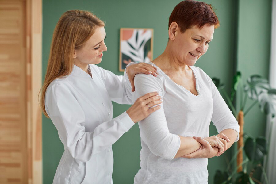 Is Chiropractic Care in Overland Park an Effective Alternative to Pain Medication?